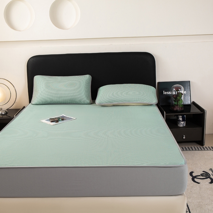 91家纺网 家纺一手货源 找家纺 春寻家纺 2026春夏新款千鸟格碳光冰丝席复合三明治款凉席席子 千鸟格-墨绿-床笠款