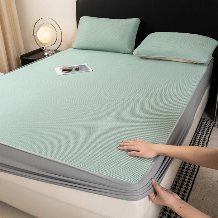 91家纺网 家纺一手货源 找家纺 春寻家纺 2026春夏新款千鸟格碳光冰丝席复合三明治款凉席席子 千鸟格-墨绿-床笠款