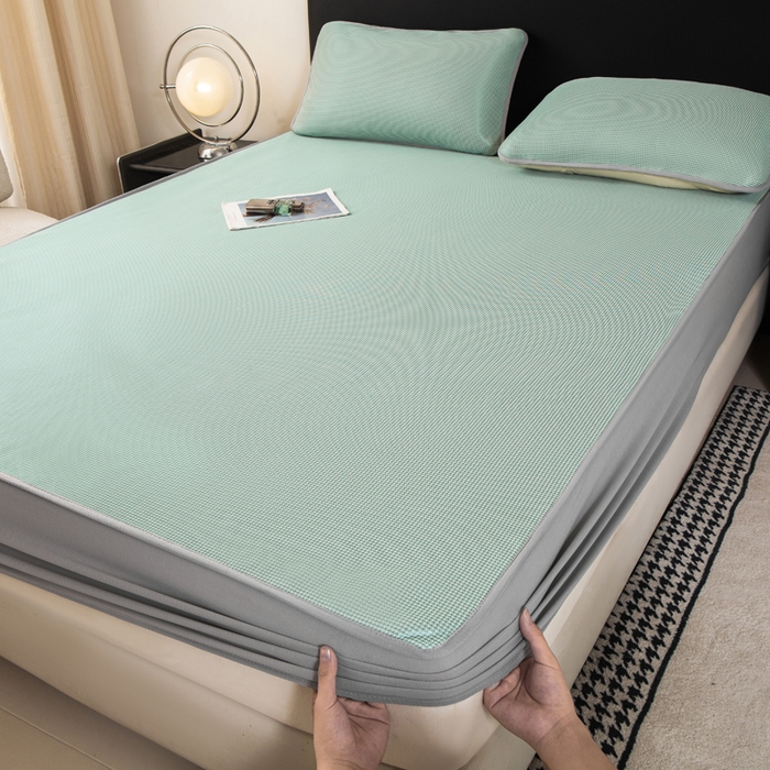 91家纺网 家纺一手货源 找家纺 春寻家纺 2026春夏新款千鸟格碳光冰丝席复合三明治款凉席席子 千鸟格-墨绿-床笠款