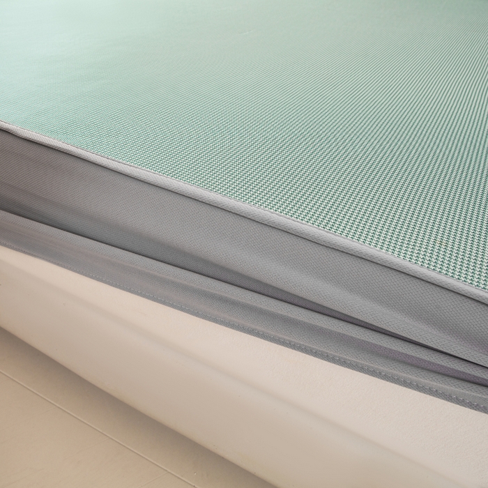 91家纺网 家纺一手货源 找家纺 春寻家纺 2026春夏新款千鸟格碳光冰丝席复合三明治款凉席席子 千鸟格-墨绿-床笠款