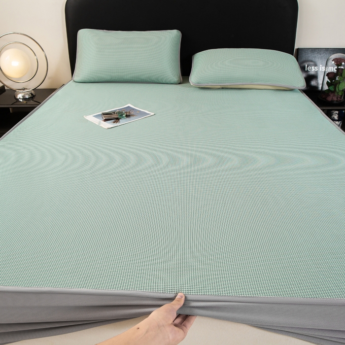 91家纺网 家纺一手货源 找家纺 春寻家纺 2026春夏新款千鸟格碳光冰丝席复合三明治款凉席席子 千鸟格-墨绿-床笠款