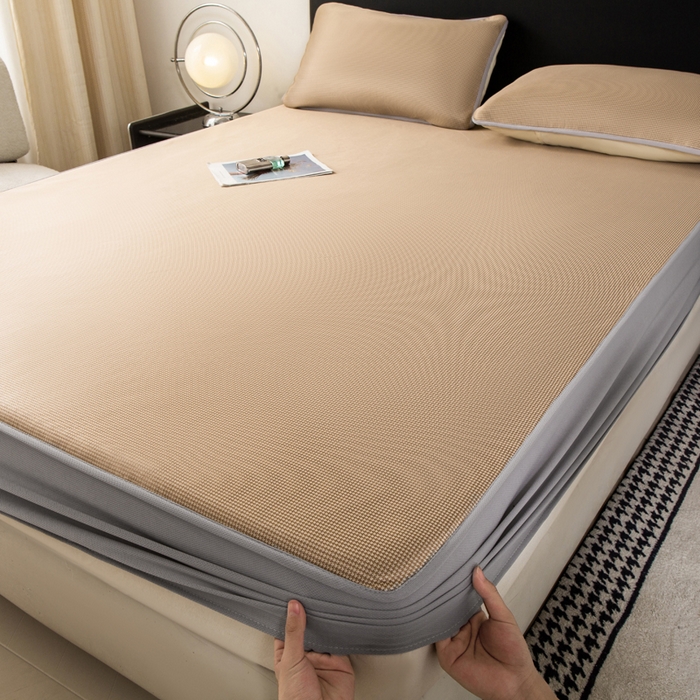 91家纺网 家纺一手货源 找家纺 春寻家纺 2026春夏新款千鸟格碳光冰丝席复合三明治款凉席席子 千鸟格-香槟金-床笠款