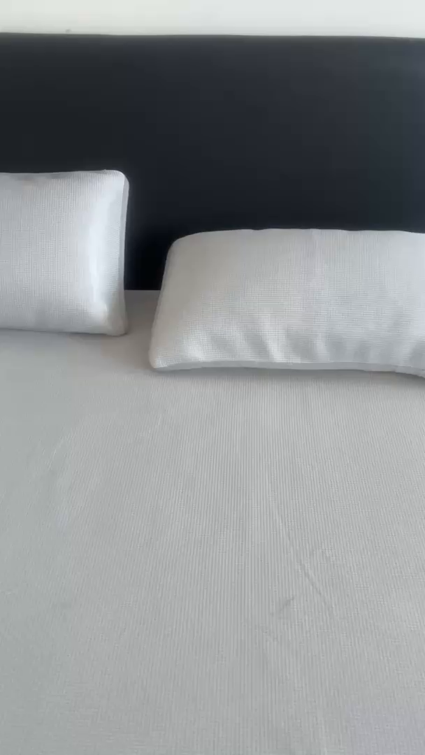 91家纺网 家纺一手货源 找家纺 春寻家纺 2026春夏新款千鸟格碳光冰丝席复合三明治款凉席席子 千鸟格-银灰-床笠款