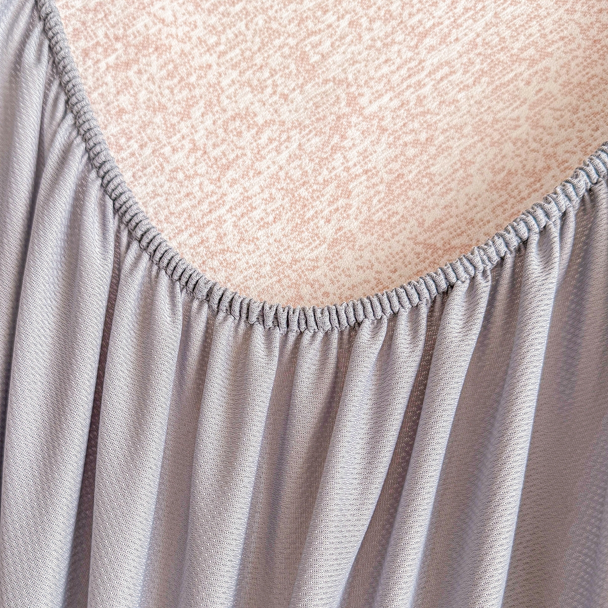 91家纺网 家纺一手货源 找家纺 （总）情恒家纺 2026春夏新款PE提花肌理纹床笠式床裙席凉席席子-安娜