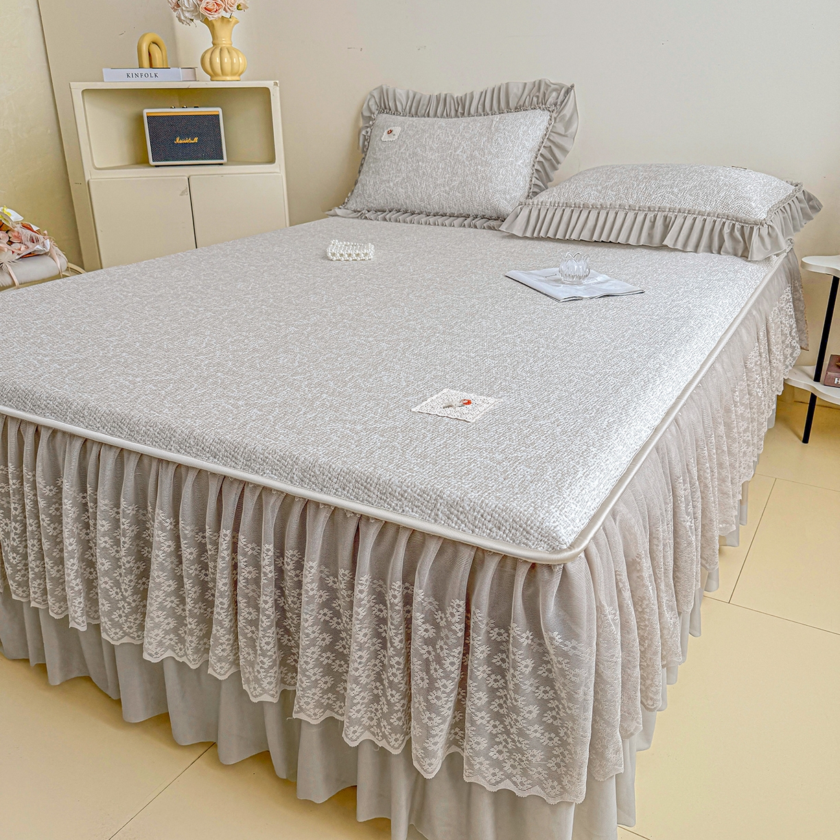 91家纺网 家纺一手货源 找家纺 情恒家纺 2026春夏新款PE提花肌理纹床笠式床裙席凉席席子-安娜 安娜-星辰灰