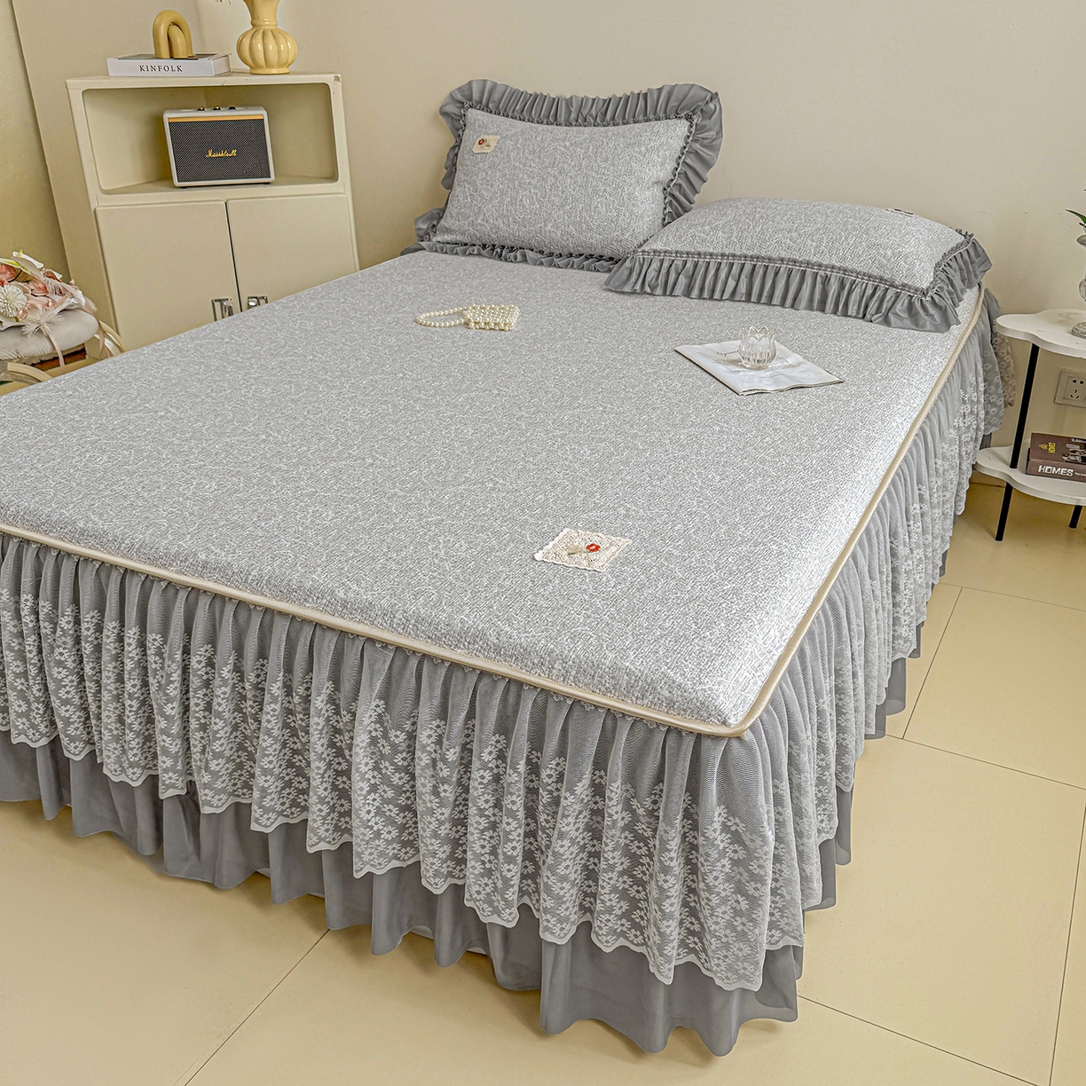 91家纺网 家纺一手货源 找家纺 情恒家纺 2026春夏新款PE提花肌理纹床笠式床裙席凉席席子-安娜 安娜-深远灰