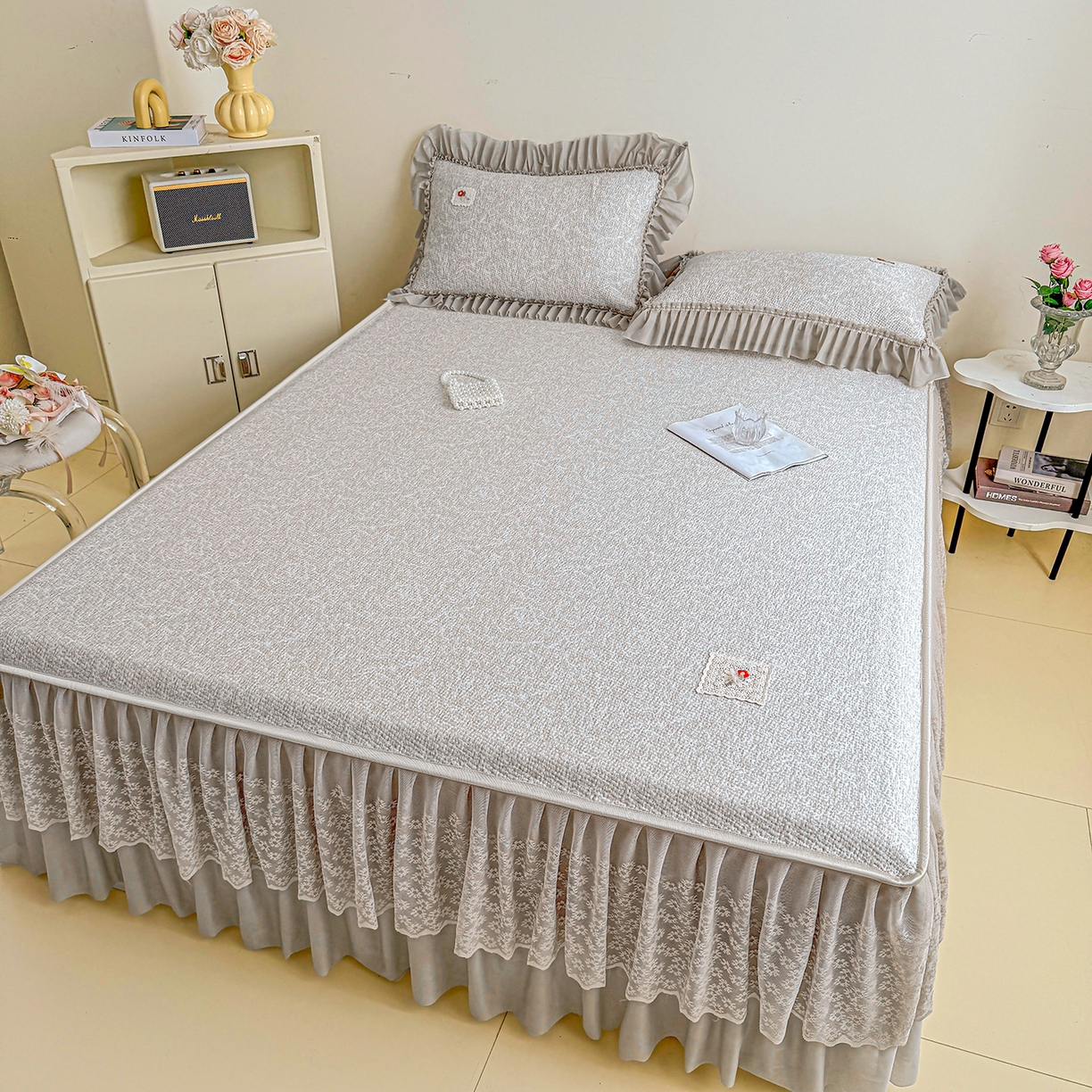 91家纺网 家纺一手货源 找家纺 情恒家纺 2026春夏新款PE提花肌理纹床笠式床裙席凉席席子-安娜 安娜-星辰灰
