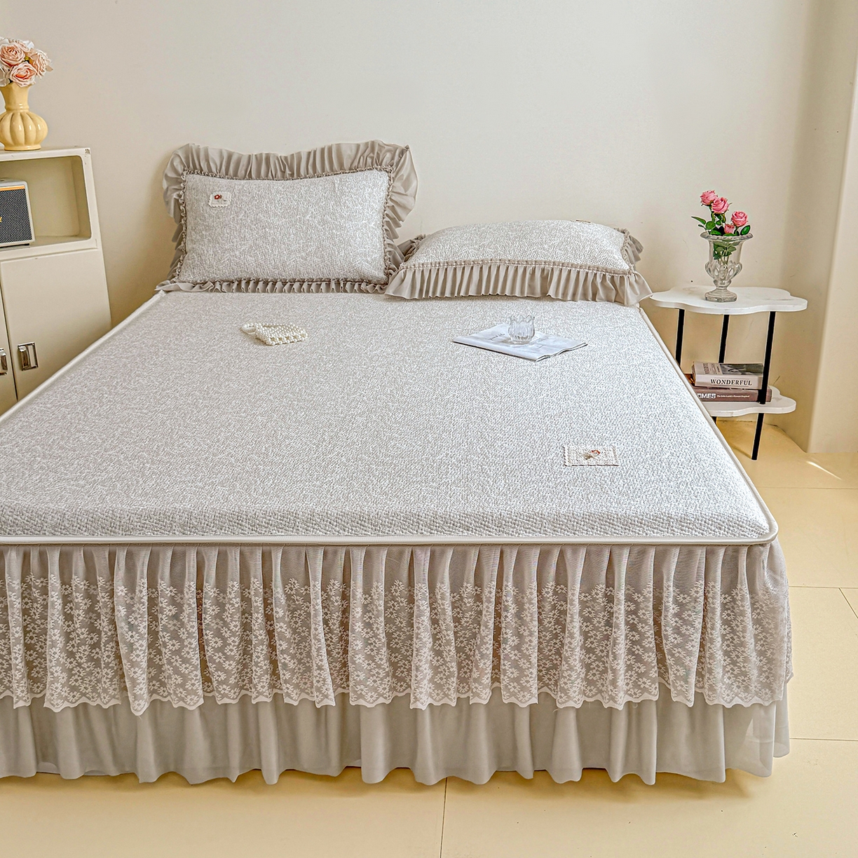 91家纺网 家纺一手货源 找家纺 情恒家纺 2026春夏新款PE提花肌理纹床笠式床裙席凉席席子-安娜 安娜-星辰灰