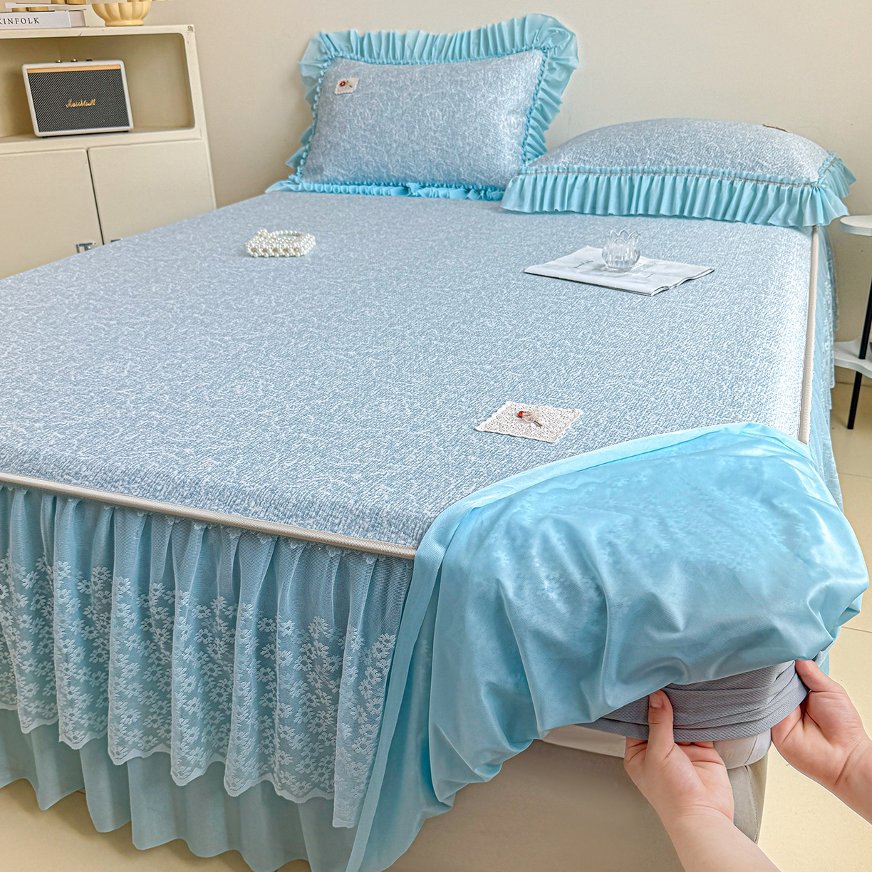 91家纺网 家纺一手货源 找家纺 情恒家纺 2026春夏新款PE提花肌理纹床笠式床裙席凉席席子-安娜 安娜-晚安蓝