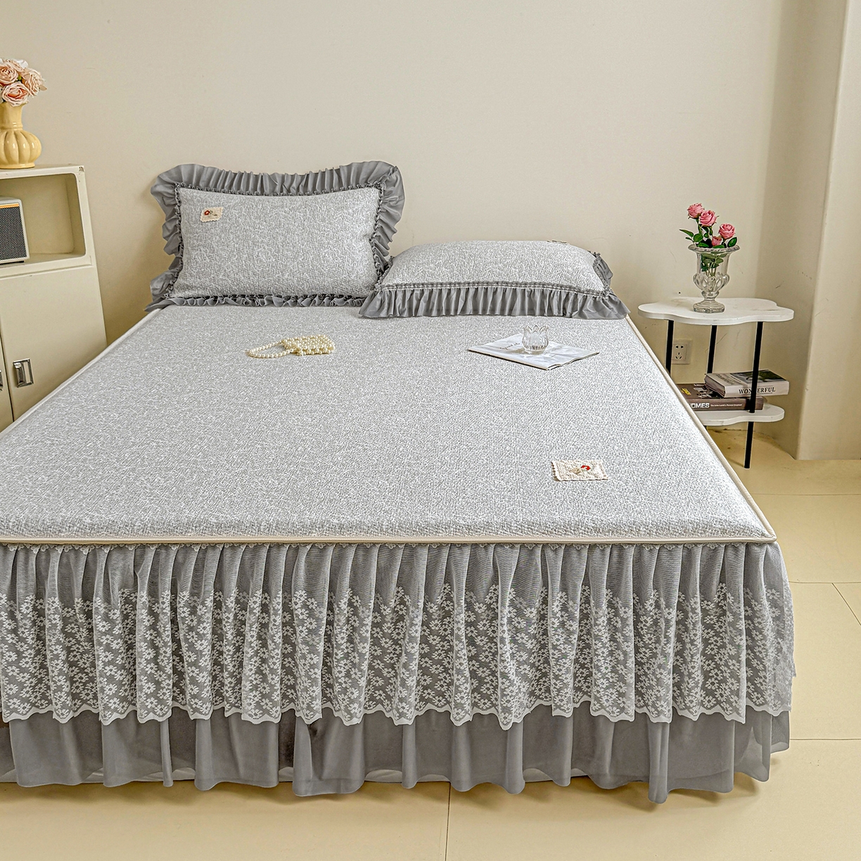 91家纺网 家纺一手货源 找家纺 情恒家纺 2026春夏新款PE提花肌理纹床笠式床裙席凉席席子-安娜 安娜-深远灰