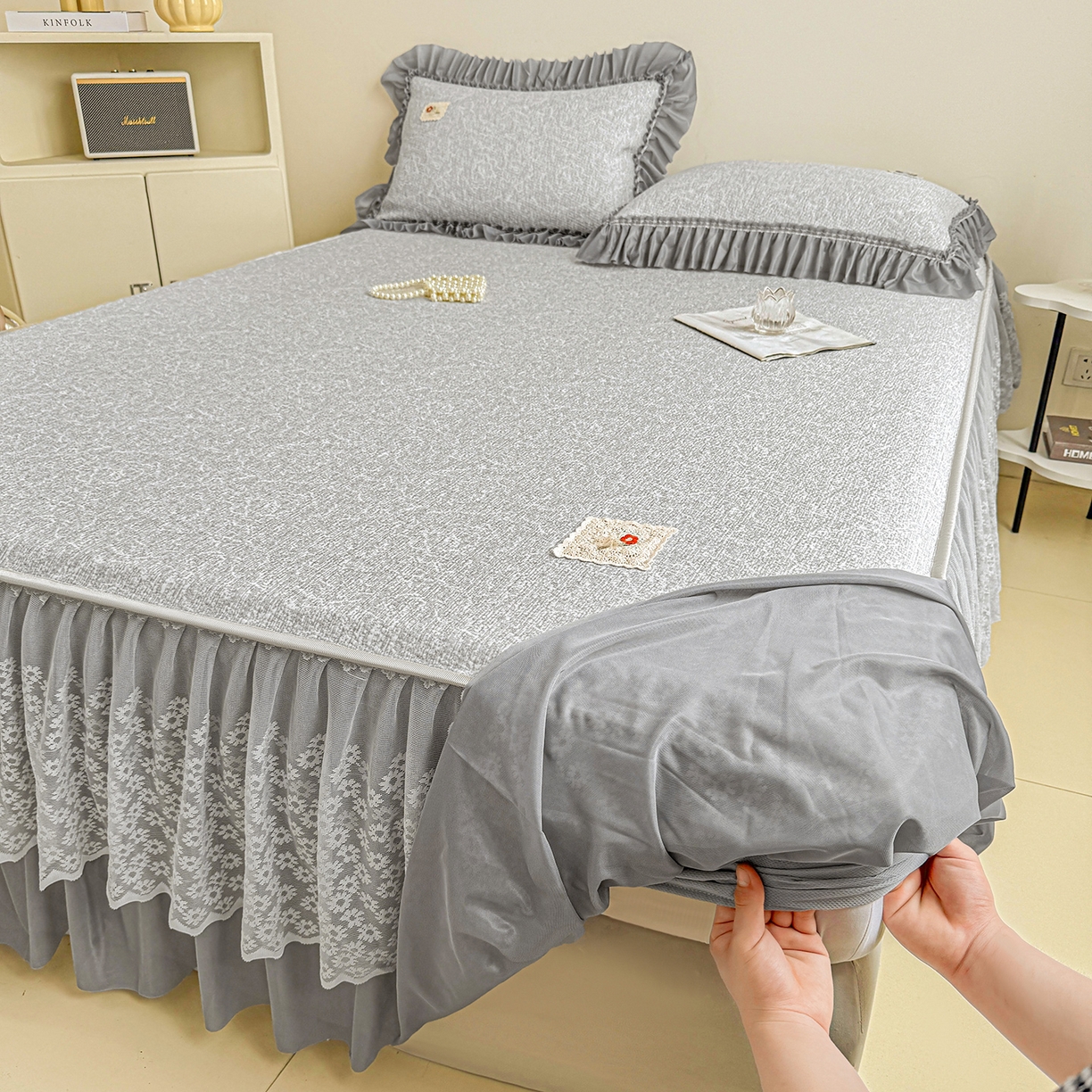 91家纺网 家纺一手货源 找家纺 情恒家纺 2026春夏新款PE提花肌理纹床笠式床裙席凉席席子-安娜 安娜-深远灰