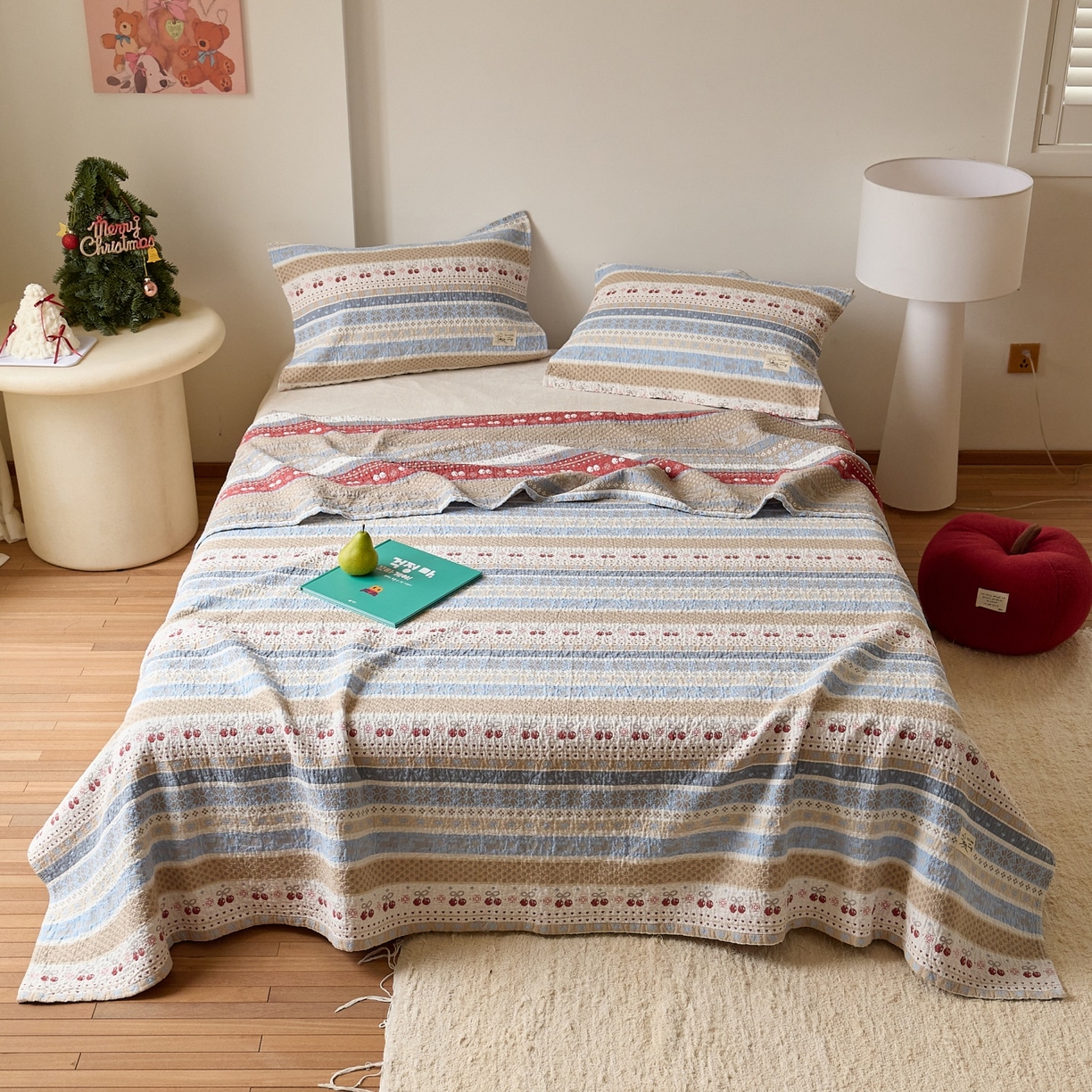 91家纺网 家纺一手货源 找家纺 沐瑟家纺 2026新款安心棉枕巾 费尔岛樱桃蓝