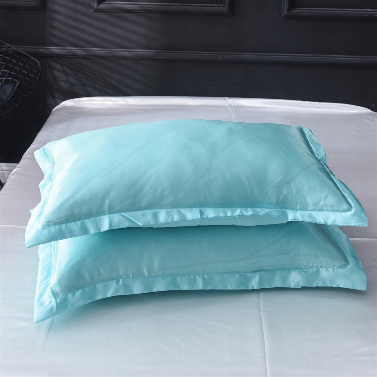 91家纺网 家纺一手货源 找家纺 经年 2026新款特价款丝绸冰丝四件套 水蓝白