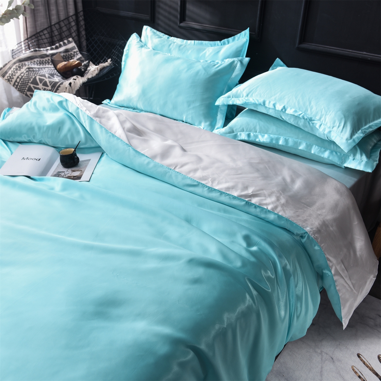 91家纺网 家纺一手货源 找家纺 经年 2026新款特价款丝绸冰丝四件套 水蓝白