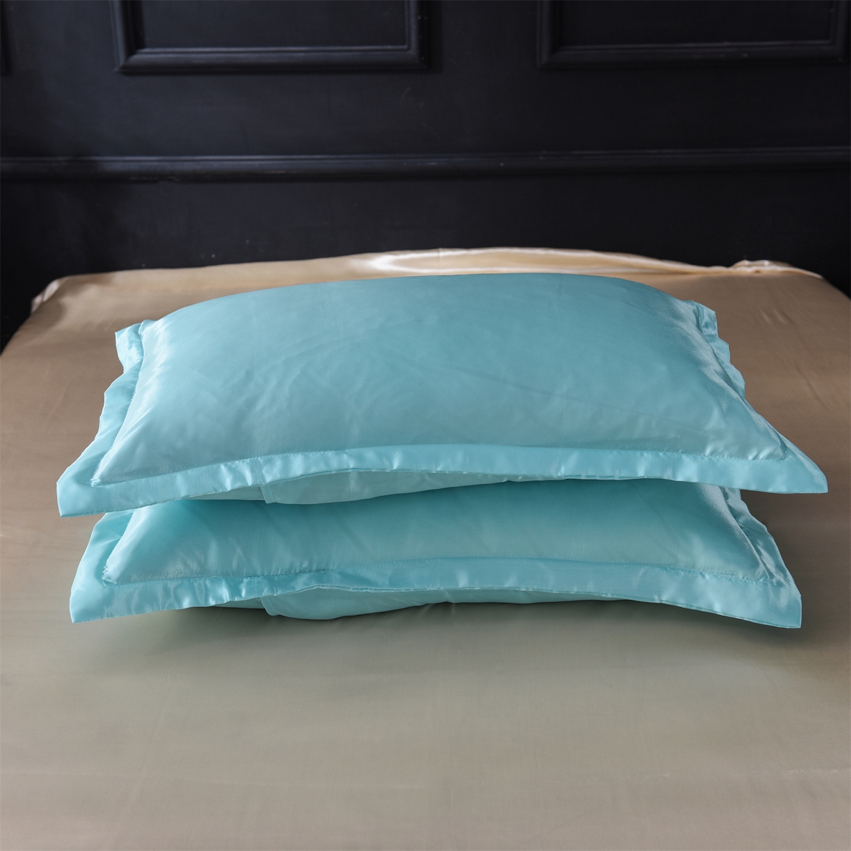 91家纺网 家纺一手货源 找家纺 经年 2026新款特价款丝绸冰丝四件套 水蓝金色