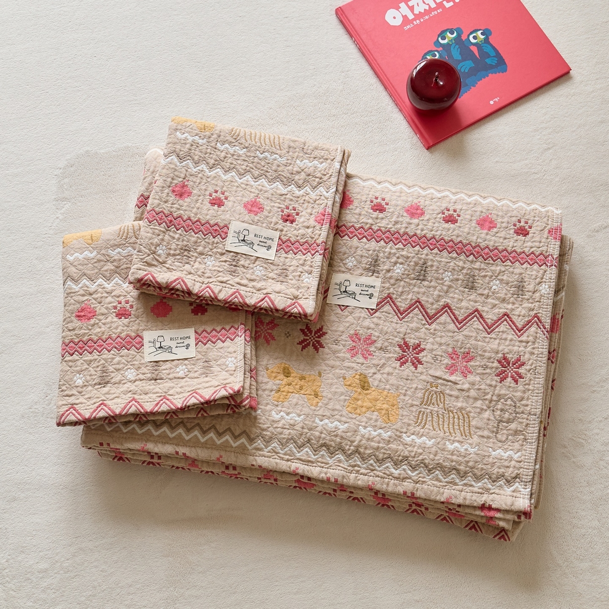 91家纺网 家纺一手货源 找家纺 沐瑟家纺 2026新款安心棉枕巾 小脚丫小狗