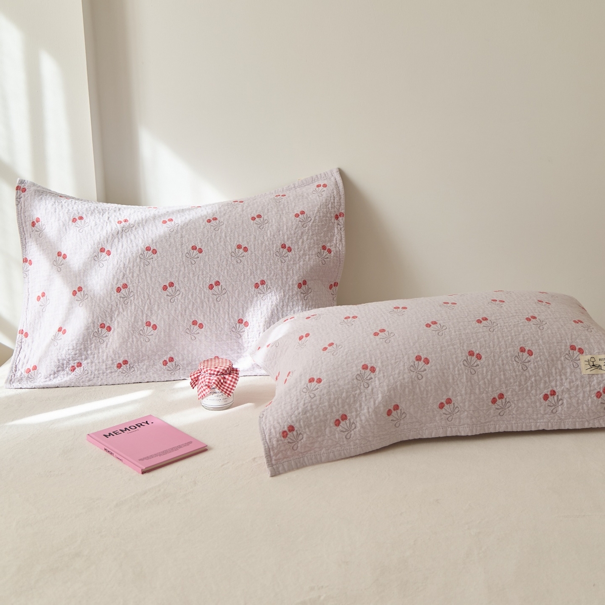 91家纺网 家纺一手货源 找家纺 沐瑟家纺 2026新款安心棉枕巾 樱桃紫色