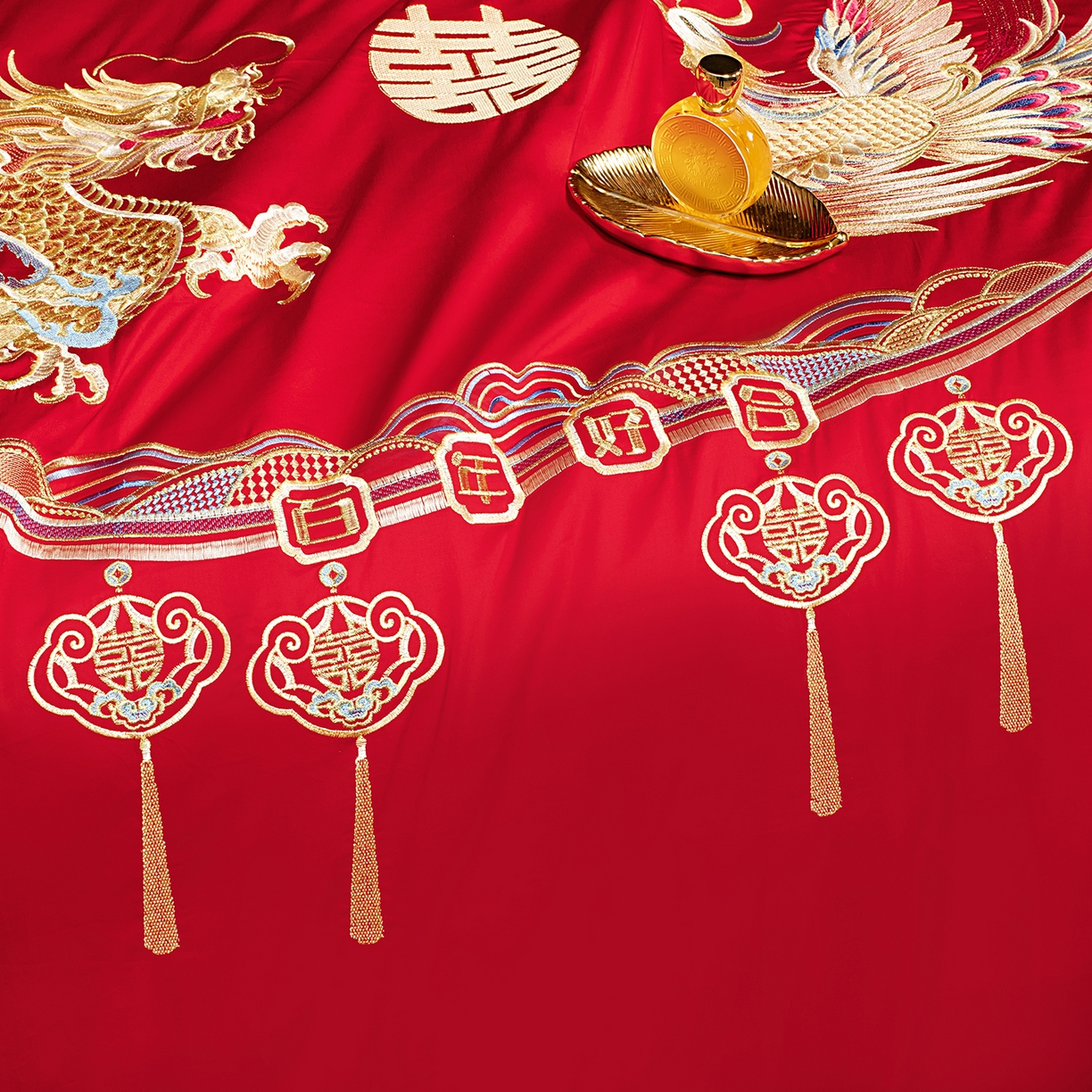 91家纺网 家纺一手货源 找家纺 柏拉图 2026新款长绒棉纯棉贡缎全工艺刺绣婚庆四件套多件套 盘龙飞凤