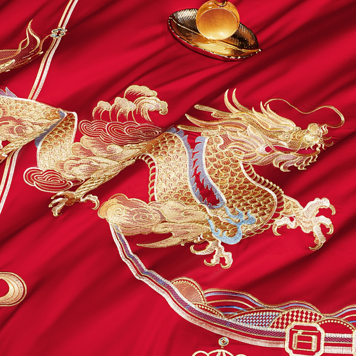 91家纺网 家纺一手货源 找家纺 柏拉图 2026新款长绒棉纯棉贡缎全工艺刺绣婚庆四件套多件套 盘龙飞凤