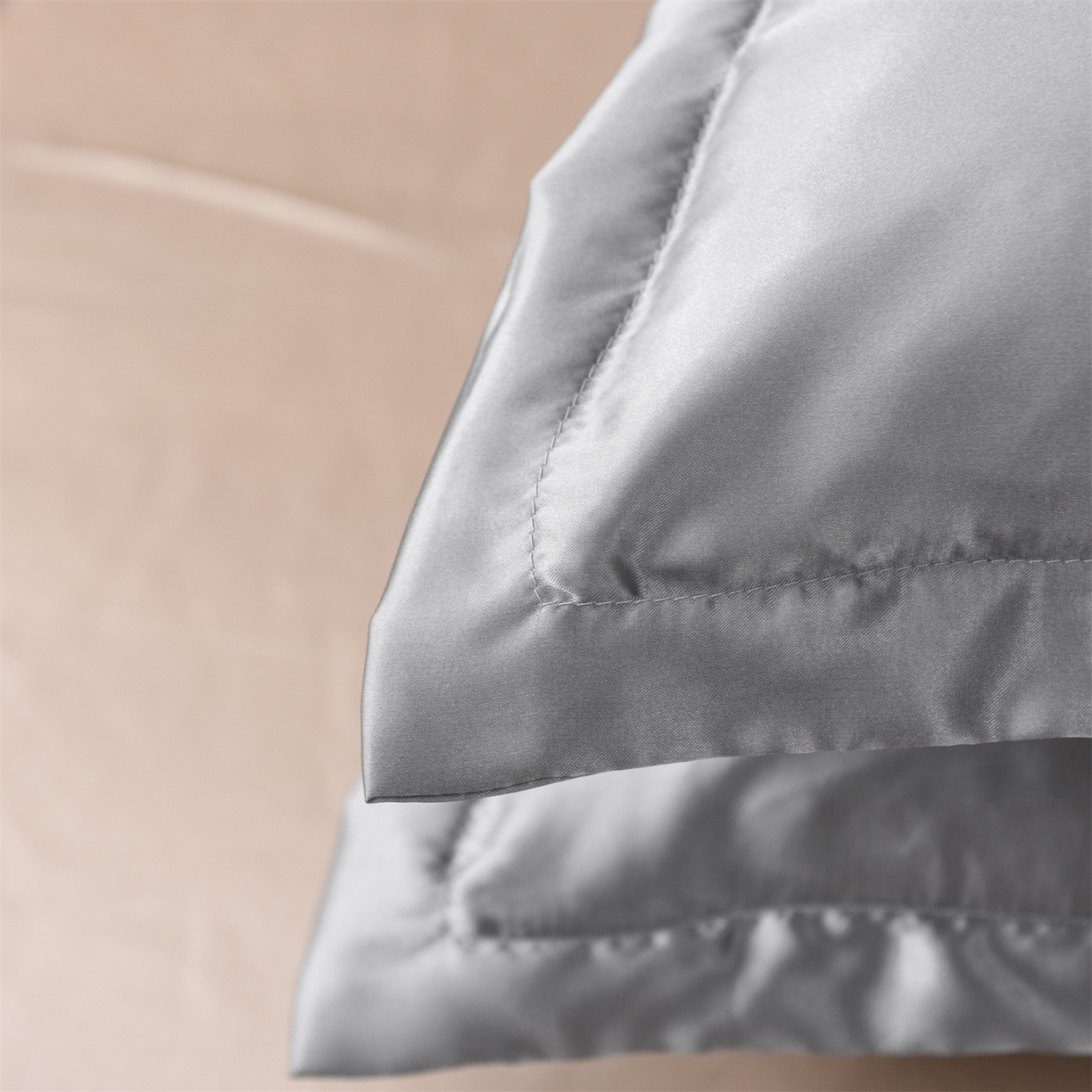 91家纺网 家纺一手货源 找家纺 经年 2026新款特价款丝绸冰丝四件套 银灰驼色