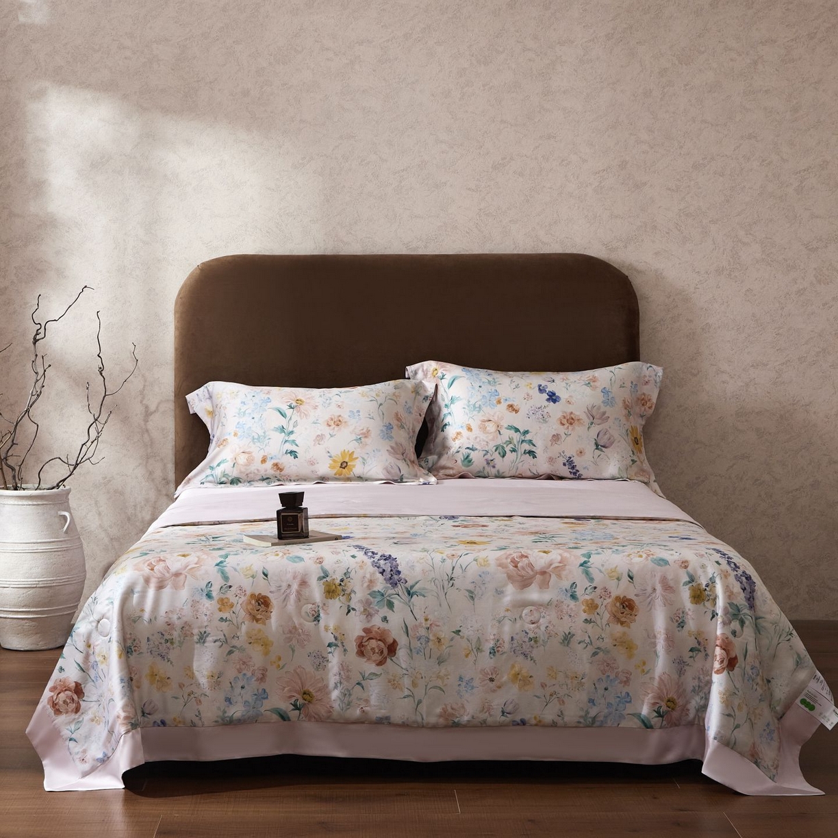 91家纺网 家纺一手货源 找家纺 南通朵美纺织品有限公司 2026新款100支天丝系列夏被四件套 罗曼蒂克