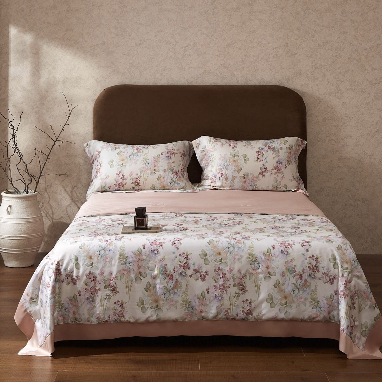 91家纺网 家纺一手货源 找家纺 南通朵美纺织品有限公司 2026新款100支天丝系列夏被四件套 紫薇物语