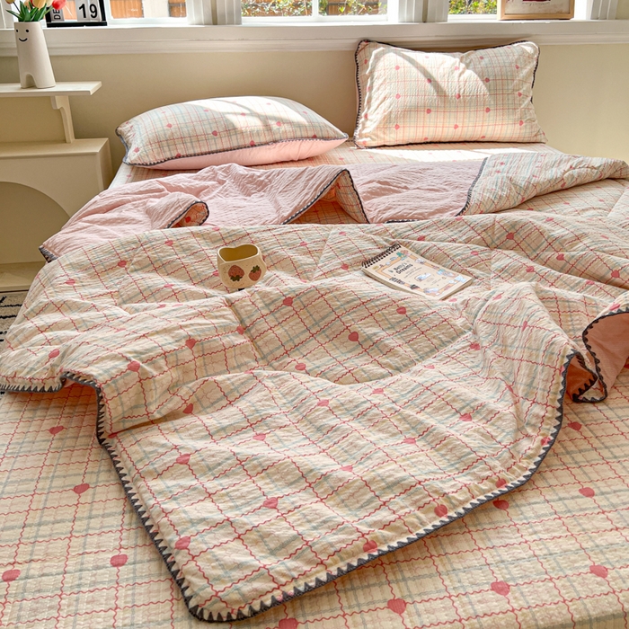 91家纺网 家纺一手货源 找家纺 梵希雅 2026新款泡芙纱三角针床盖夏被四件套 格格心