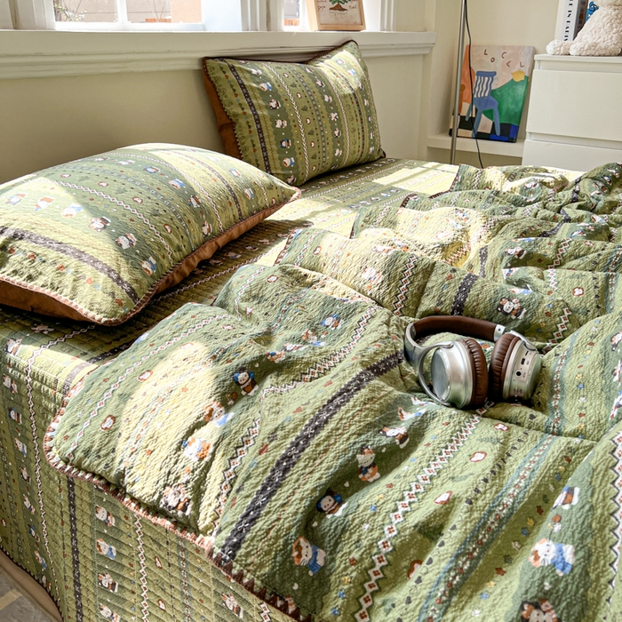 91家纺网 家纺一手货源 找家纺 梵希雅 2026新款泡芙纱三角针床盖夏被四件套 森林描绘