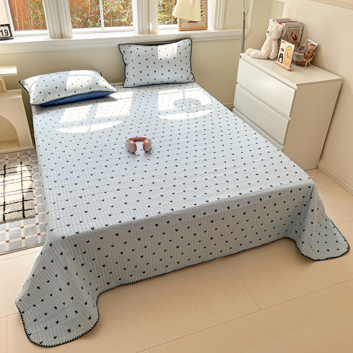 91家纺网 家纺一手货源 找家纺 梵希雅 2026新款泡芙纱三角针床盖夏被四件套 兰爱心