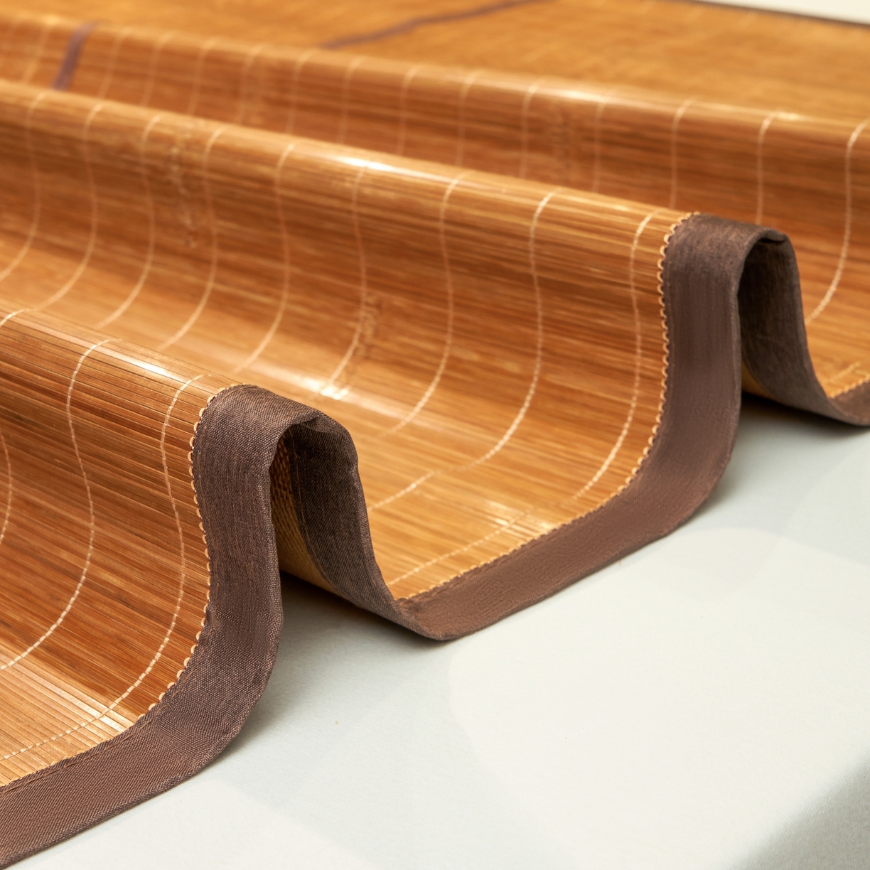 91家纺网 家纺一手货源 找家纺 思雅庭 2026新款艾草宽边绣花驱蚊席凉席竹席 艾草养生席