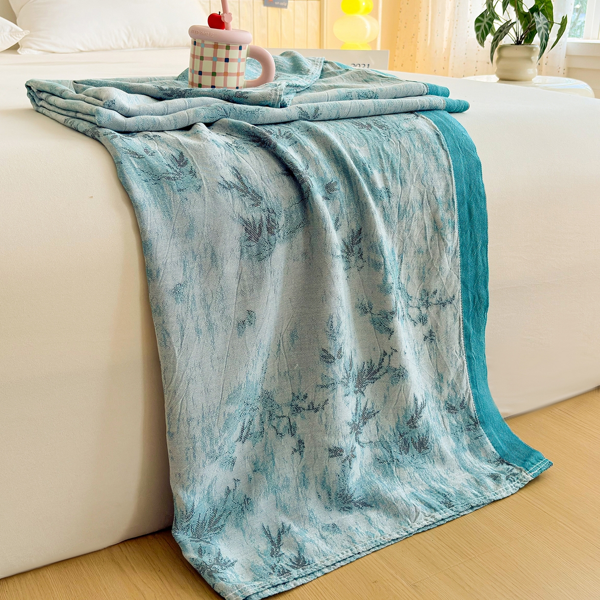 91家纺网 家纺一手货源 找家纺 棠薇家纺 2026新款竹纤维毯子冷感毯毛巾被柔滑多功能夏凉毯盖毯纱发毯办公室午休毯 竹韵蓝调