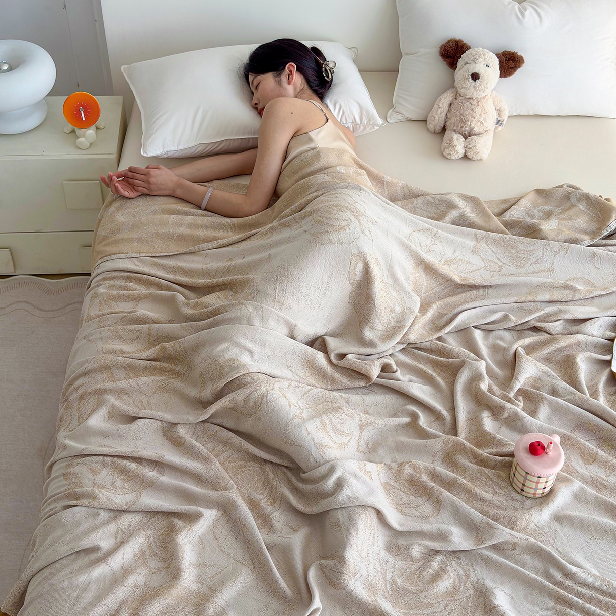 91家纺网 家纺一手货源 找家纺 棠薇家纺 2026新款竹纤维毯子冷感毯毛巾被柔滑多功能夏凉毯盖毯纱发毯办公室午休毯 爱意玫瑰