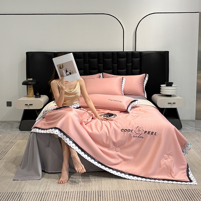 91家纺网 家纺一手货源 找家纺 联林2026新款纯色针织凉感丝空调被详情 奶油粉-奶白杏