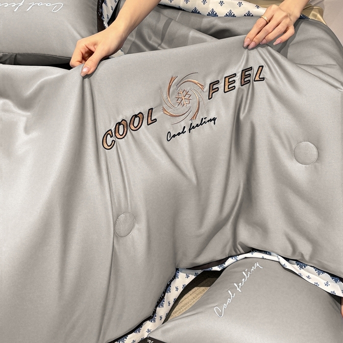 91家纺网 家纺一手货源 找家纺 联林2026新款纯色针织凉感丝空调被详情 山灰-高级灰