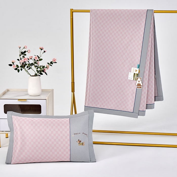 91家纺网 家纺一手货源 找家纺 小牛席业 2026新款棋盘格冰丝席（腊肠狗贴布绣）凉席三件套-床席款 腊肠狗贴布绣-粉色
