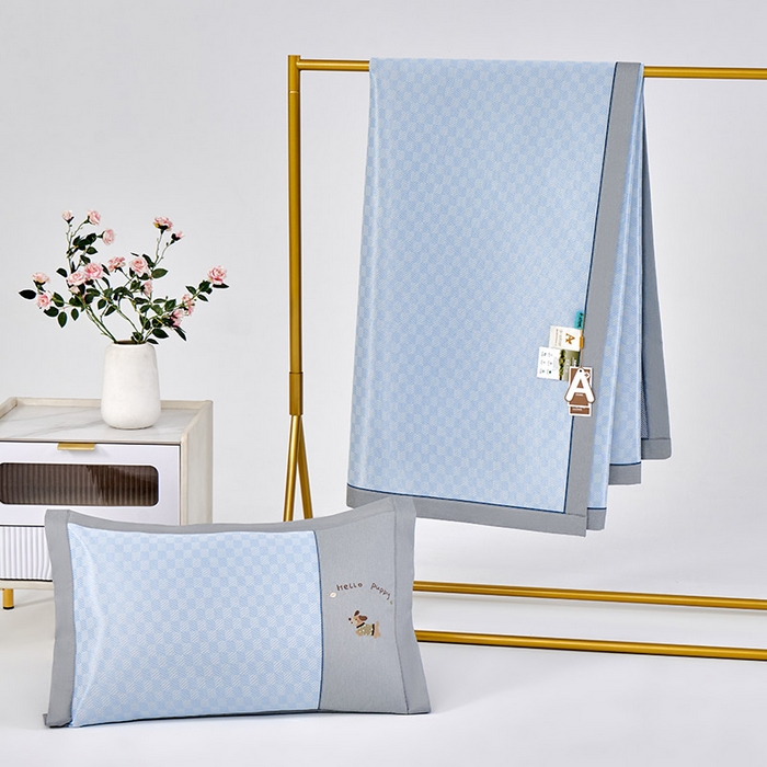 91家纺网 家纺一手货源 找家纺 小牛席业 2026新款棋盘格冰丝席（腊肠狗贴布绣）凉席三件套-床席款 腊肠狗贴布绣-蓝色