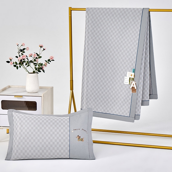 91家纺网 家纺一手货源 找家纺 小牛席业 2026新款棋盘格冰丝席（腊肠狗贴布绣）凉席三件套-床席款 腊肠狗贴布绣-灰色