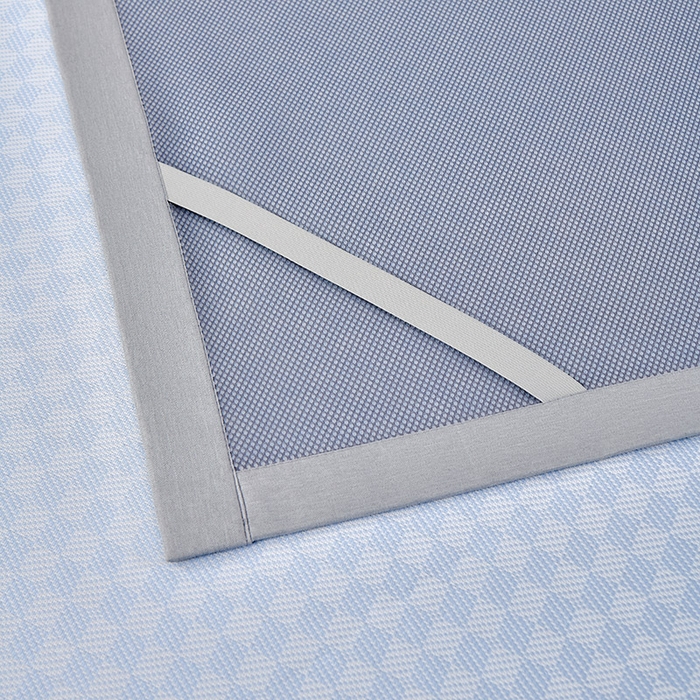 91家纺网 家纺一手货源 找家纺 小牛席业 2026新款棋盘格冰丝席（腊肠狗贴布绣）凉席三件套-床席款 腊肠狗贴布绣-蓝色