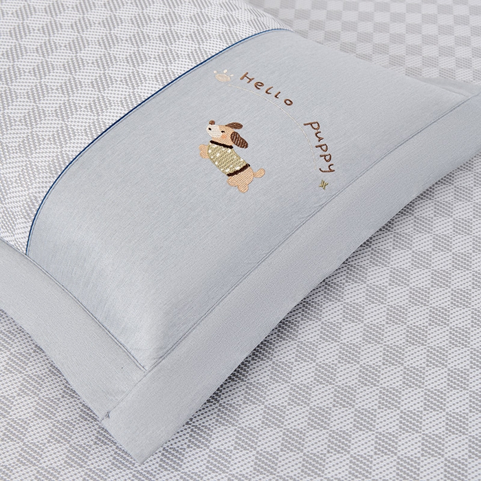 91家纺网 家纺一手货源 找家纺 小牛席业 2026新款棋盘格冰丝席（腊肠狗贴布绣）凉席三件套-床笠款 腊肠狗贴布绣-灰色