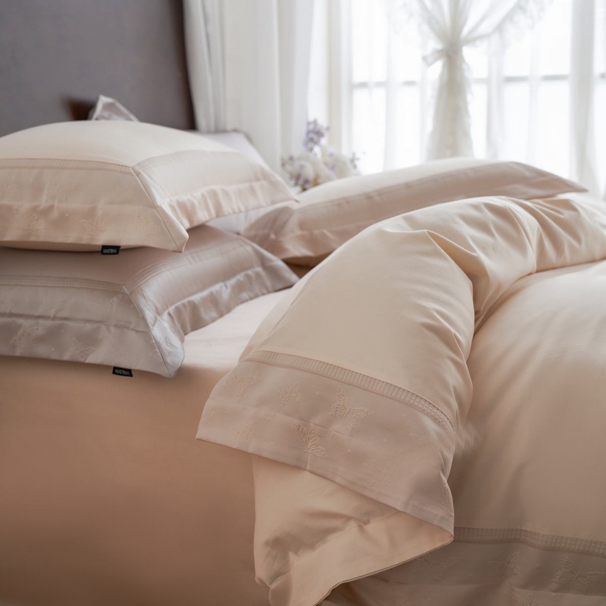 91家纺网 家纺一手货源 找家纺 安莱生活 2026新款全棉纯棉边条蝴蝶拼接款蝶影绣四件套 蝶影绣-浅米