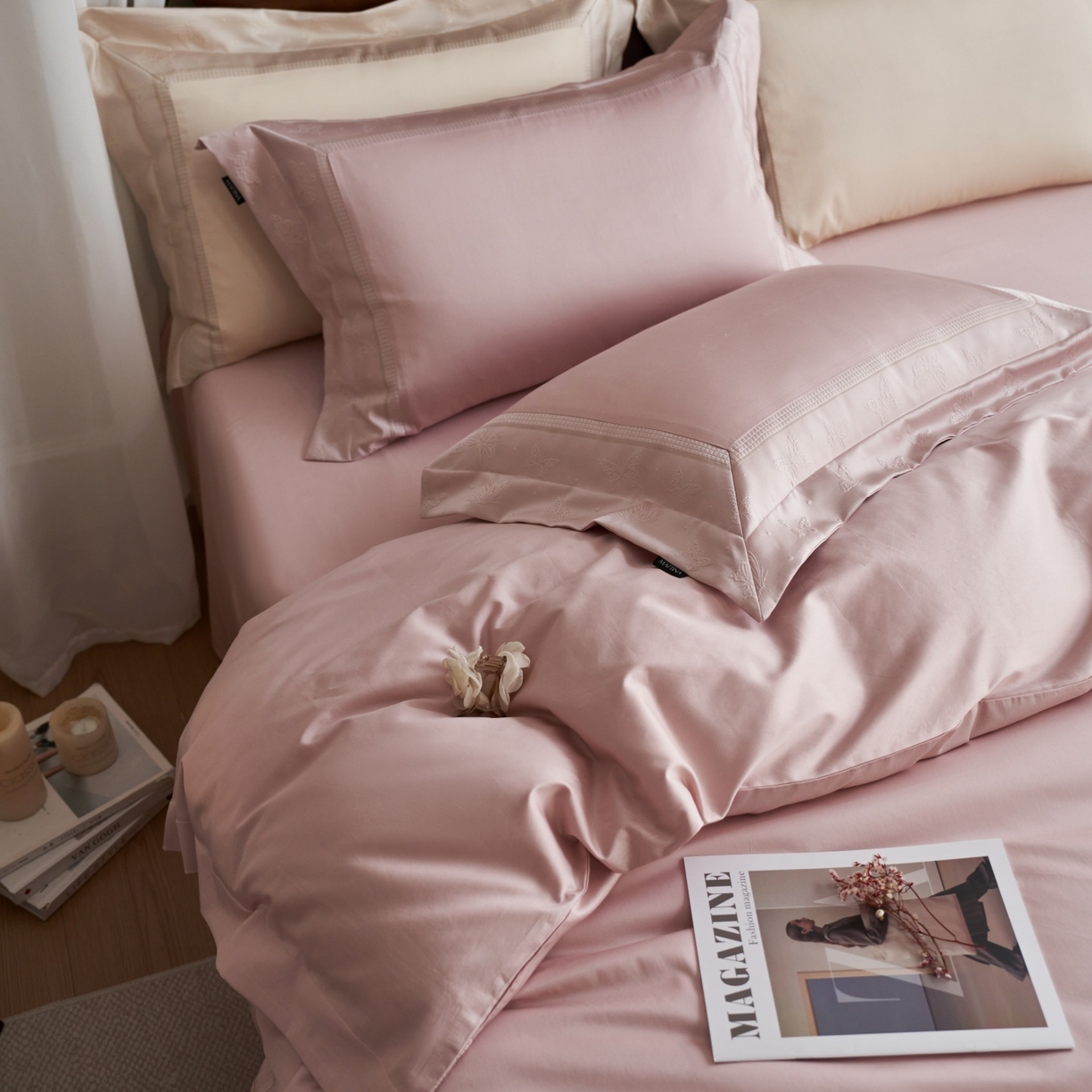 91家纺网 家纺一手货源 找家纺 安莱生活 2026新款全棉纯棉边条蝴蝶拼接款蝶影绣四件套 蝶影绣-嫩粉