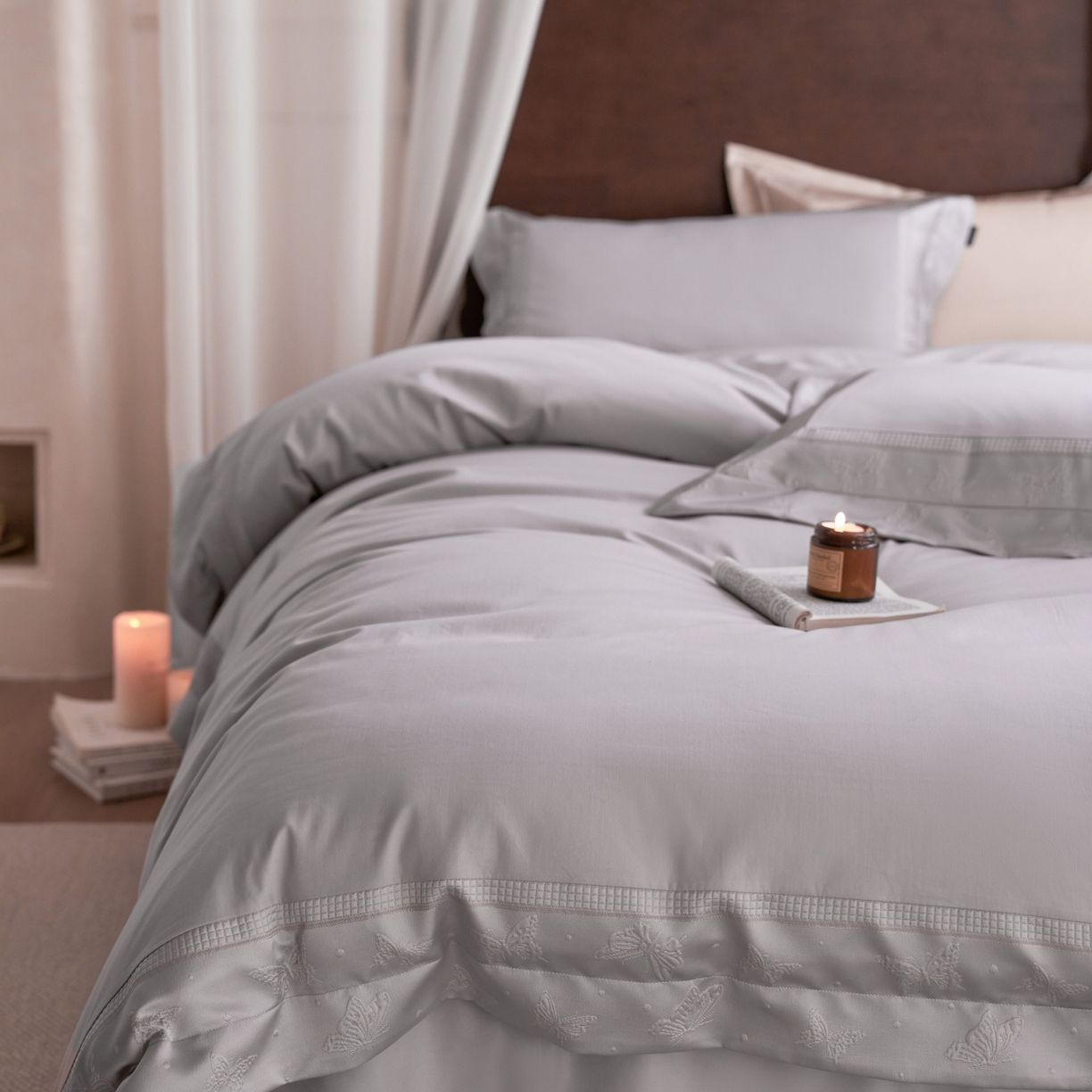 91家纺网 家纺一手货源 找家纺 安莱生活 2026新款全棉纯棉边条蝴蝶拼接款蝶影绣四件套 蝶影绣-银灰