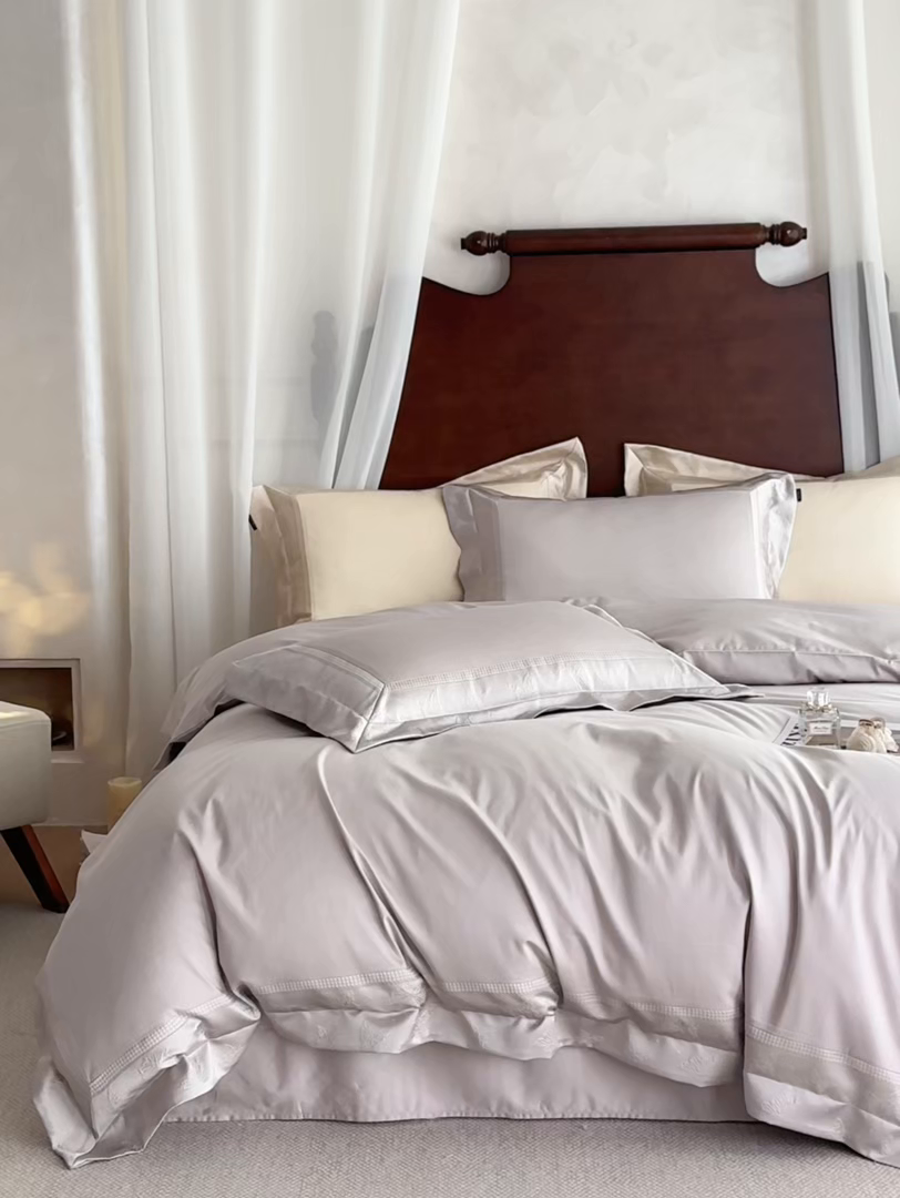 91家纺网 家纺一手货源 找家纺 安莱生活 2026新款全棉纯棉边条蝴蝶拼接款蝶影绣四件套 蝶影绣-银灰