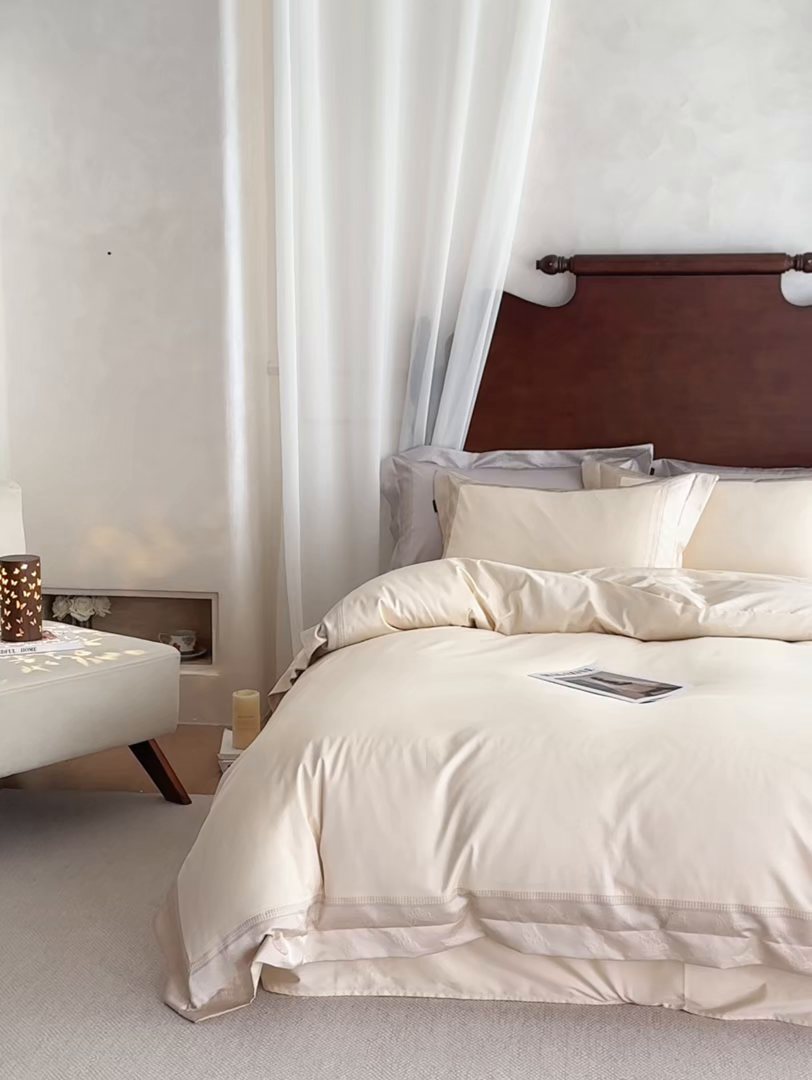 91家纺网 家纺一手货源 找家纺 安莱生活 2026新款全棉纯棉边条蝴蝶拼接款蝶影绣四件套 蝶影绣-浅米