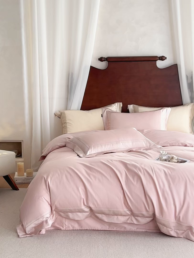 91家纺网 家纺一手货源 找家纺 （总）安莱生活 2026新款全棉纯棉边条蝴蝶拼接款蝶影绣四件套