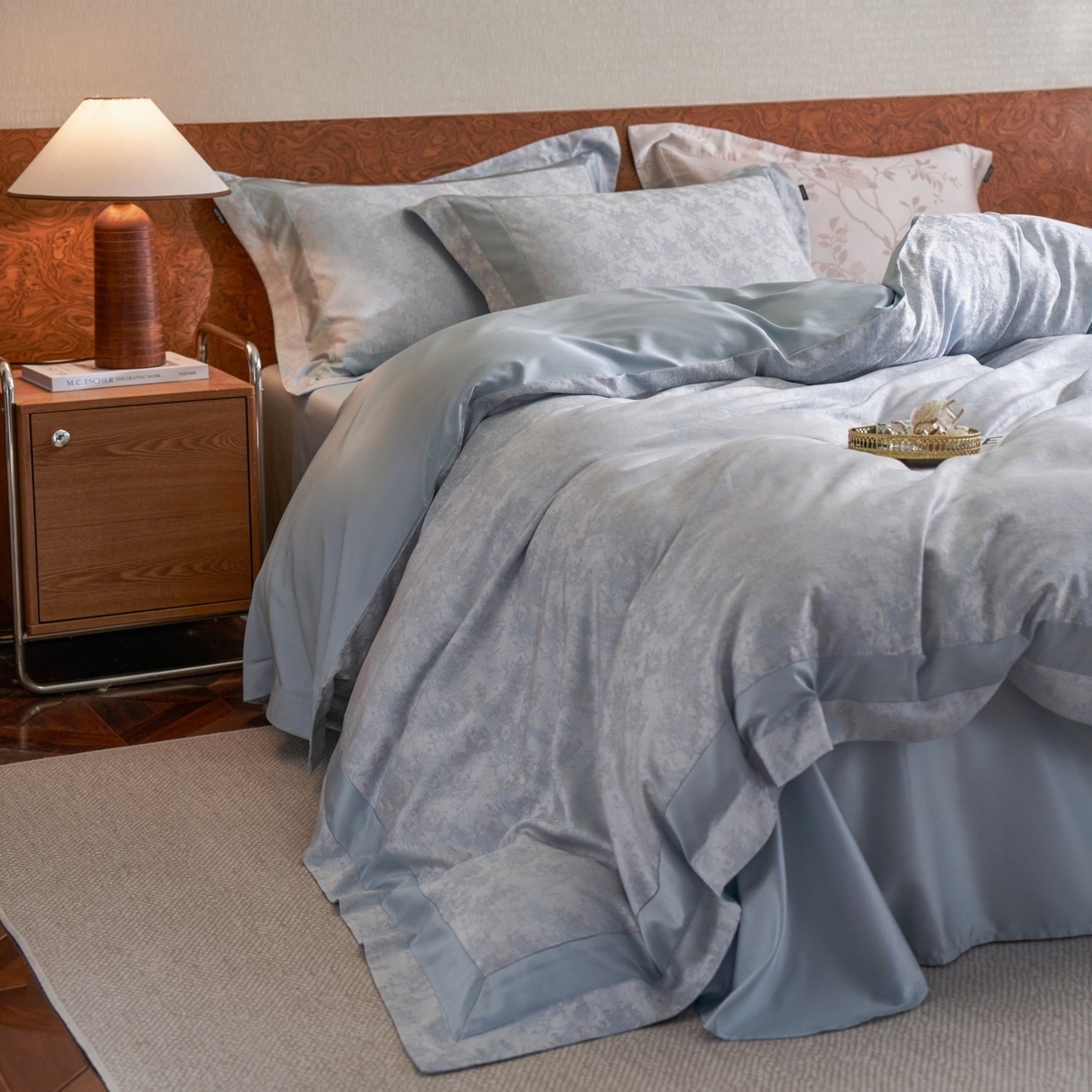 91家纺网 家纺一手货源 找家纺 安莱生活 2026新款天丝棉提花双拼埋绳款四件套 蓝雾花眠