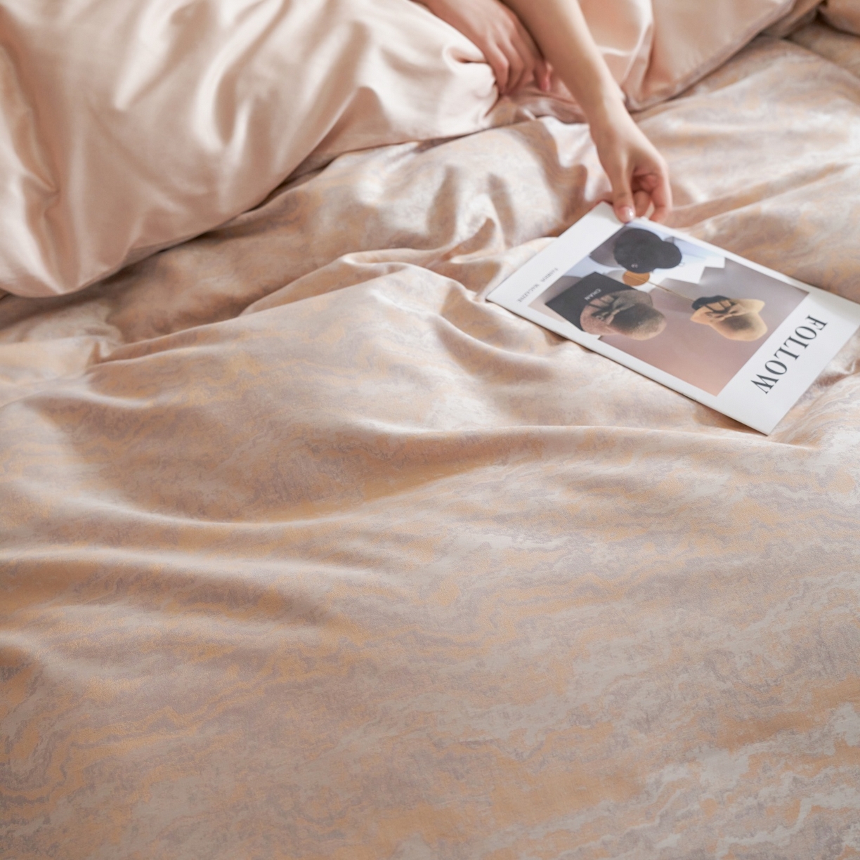 91家纺网 家纺一手货源 找家纺 安莱生活 2026新款天丝棉提花双拼埋绳款四件套 浅粉菱界