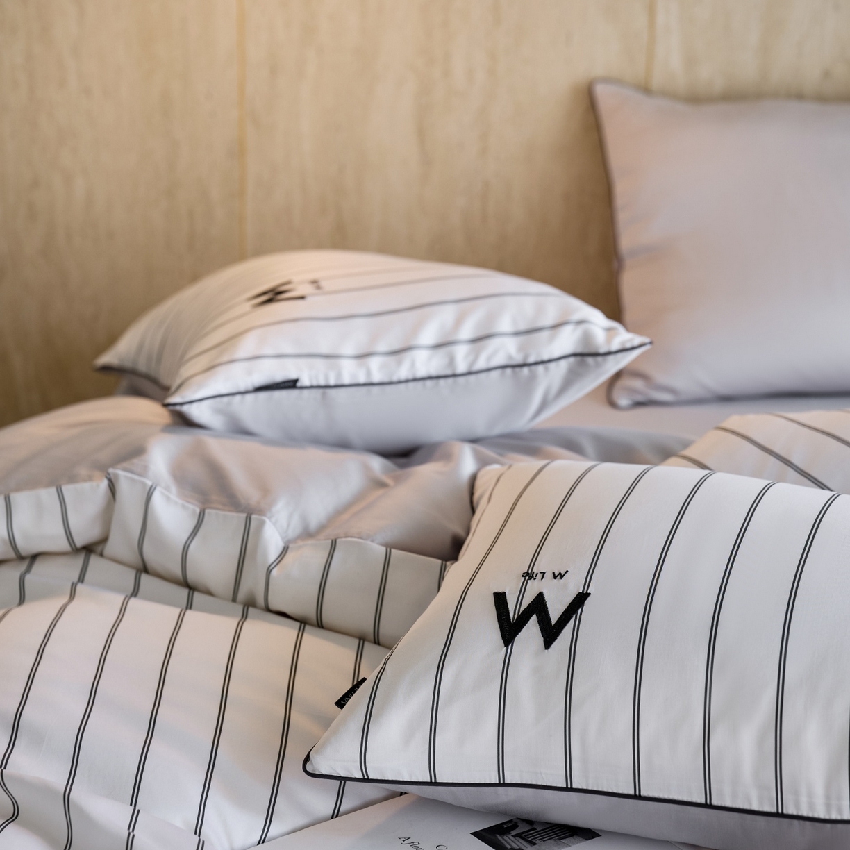 91家纺网 家纺一手货源 找家纺 安莱生活 2026新款天丝棉滚边款刺绣织序系列四件套 织序-白巧