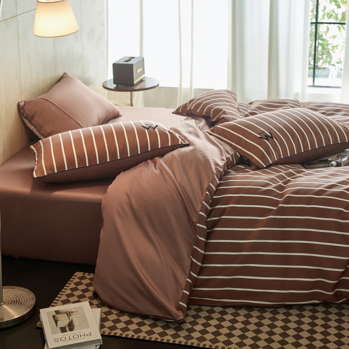 91家纺网 家纺一手货源 找家纺 安莱生活 2026新款天丝棉滚边款刺绣织序系列四件套 织序-摩卡