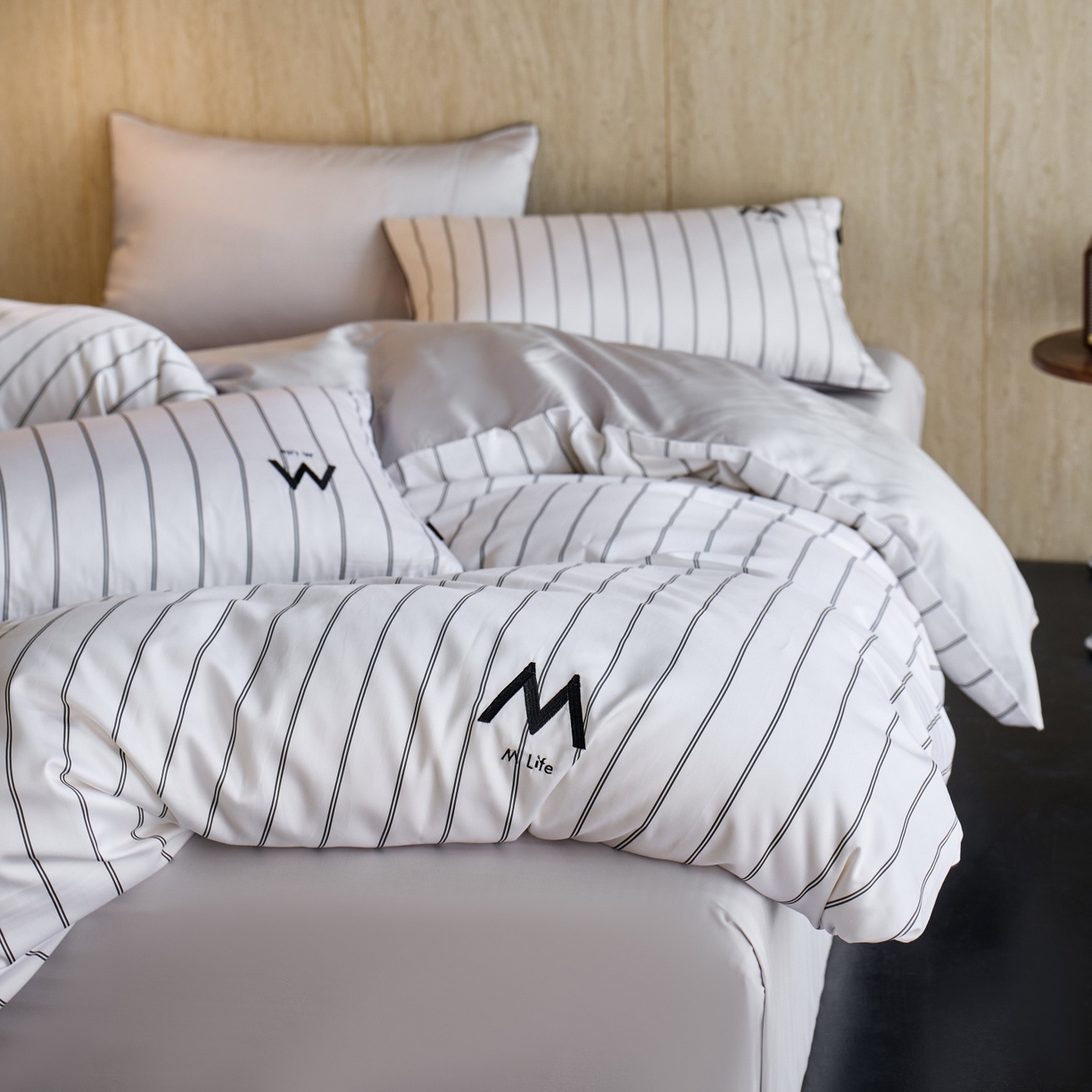 91家纺网 家纺一手货源 找家纺 安莱生活 2026新款天丝棉滚边款刺绣织序系列四件套 织序-白巧